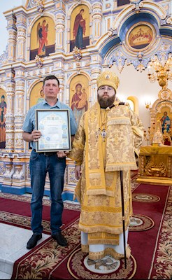 Митрополит Игнатий совершил Великое освящение храма святых первоверховных апостолов Петра и Павла г. Аткарска и Божественную литургию в новоосвященном храме