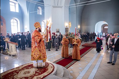 Митрополит Игнатий совершил Божественную литургию в храме в честь Покрова Пресвятой Богородицы г. Петровска