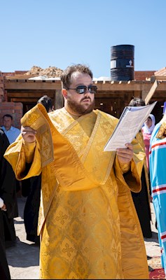 Митрополит Игнатий совершил чин закладки капсулы храма пророка Божия Илии с. Лопуховка Аткарского района