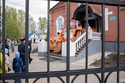 Митрополит Игнатий совершил Божественную литургию в храме в честь Покрова Пресвятой Богородицы г. Петровска