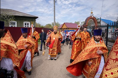 Митрополит Игнатий совершил Божественную литургию в храме в честь Покрова Пресвятой Богородицы г. Петровска