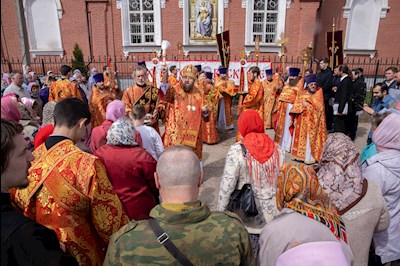 Митрополит Игнатий совершил Божественную литургию в храме в честь Покрова Пресвятой Богородицы г. Петровска