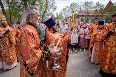 Митрополит Игнатий совершил Божественную литургию в храме в честь Покрова Пресвятой Богородицы г. Петровска