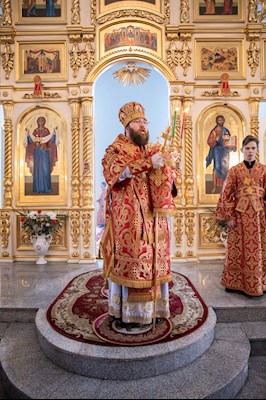 Митрополит Игнатий совершил Божественную литургию в храме в честь Покрова Пресвятой Богородицы г. Петровска