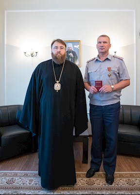 Митрополит Игнатий наградил сотрудников УФСИН