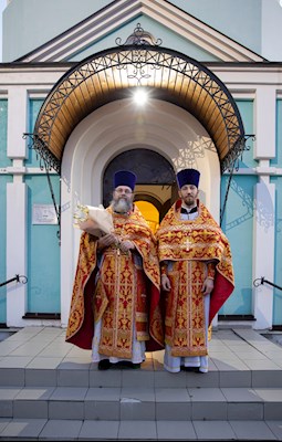 Митрополит Игнатий совершил Божественную литургию в храме святых бессребреников и чудотворцев Космы и Дамиана г. Саратова