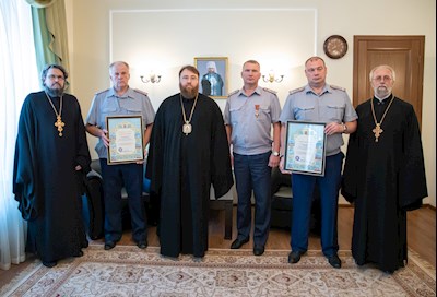 Митрополит Игнатий наградил сотрудников УФСИН