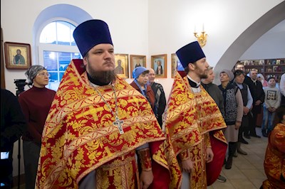 Митрополит Игнатий совершил Божественную литургию в храме святых бессребреников и чудотворцев Космы и Дамиана г. Саратова