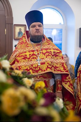 Митрополит Игнатий совершил Божественную литургию в храме святых бессребреников и чудотворцев Космы и Дамиана г. Саратова