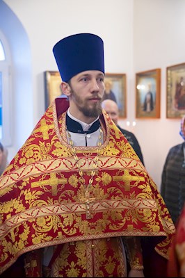 Митрополит Игнатий совершил Божественную литургию в храме святых бессребреников и чудотворцев Космы и Дамиана г. Саратова