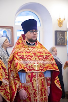 Митрополит Игнатий совершил Божественную литургию в храме святых бессребреников и чудотворцев Космы и Дамиана г. Саратова
