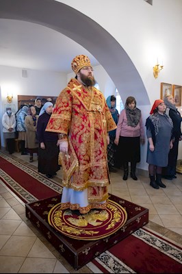 Митрополит Игнатий совершил Божественную литургию в храме святых бессребреников и чудотворцев Космы и Дамиана г. Саратова