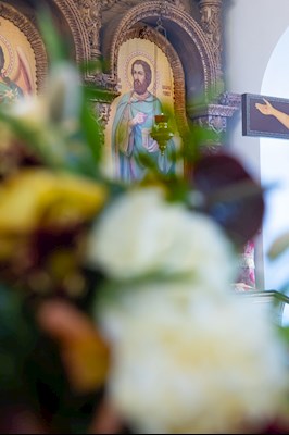 Митрополит Игнатий совершил Божественную литургию в храме святых бессребреников и чудотворцев Космы и Дамиана г. Саратова