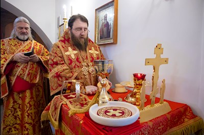 Митрополит Игнатий совершил Божественную литургию в храме святых бессребреников и чудотворцев Космы и Дамиана г. Саратова