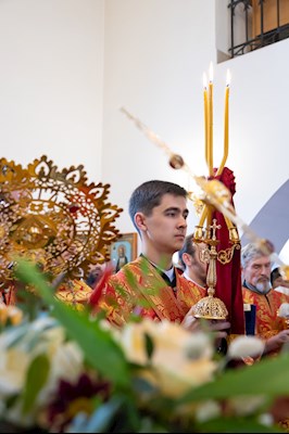 Митрополит Игнатий совершил Божественную литургию в храме святых бессребреников и чудотворцев Космы и Дамиана г. Саратова