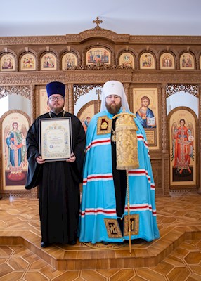 Митрополит Игнатий вручил Архиерейские грамоты сотрудникам епархиального управления