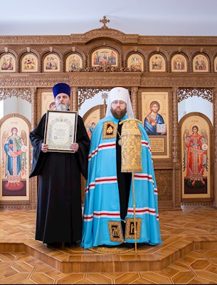 Митрополит Игнатий вручил Архиерейские грамоты сотрудникам епархиального управления