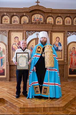 Митрополит Игнатий вручил Архиерейские грамоты сотрудникам епархиального управления