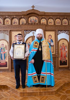 Митрополит Игнатий вручил Архиерейские грамоты сотрудникам епархиального управления
