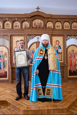 Митрополит Игнатий вручил Архиерейские грамоты сотрудникам епархиального управления