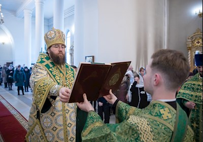 Митрополит Игнатий совершил Божественную литургию в кафедральном соборе Живоначальной Троицы г. Вольска