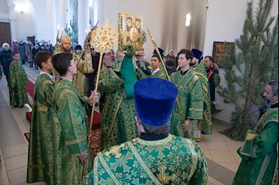 Митрополит Игнатий совершил Божественную литургию в кафедральном соборе Живоначальной Троицы г. Вольска
