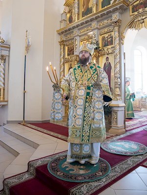 Митрополит Игнатий совершил Божественную литургию в кафедральном соборе Живоначальной Троицы г. Вольска