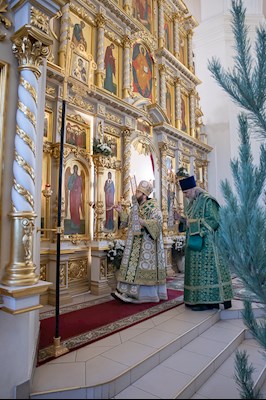 Митрополит Игнатий совершил Божественную литургию в кафедральном соборе Живоначальной Троицы г. Вольска