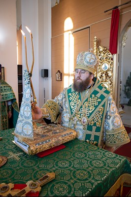 Митрополит Игнатий совершил Божественную литургию в кафедральном соборе Живоначальной Троицы г. Вольска