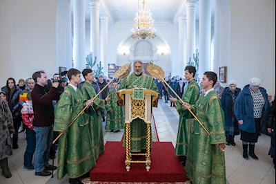 Митрополит Игнатий совершил Божественную литургию в кафедральном соборе Живоначальной Троицы г. Вольска