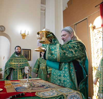 Митрополит Игнатий совершил Божественную литургию в кафедральном соборе Живоначальной Троицы г. Вольска