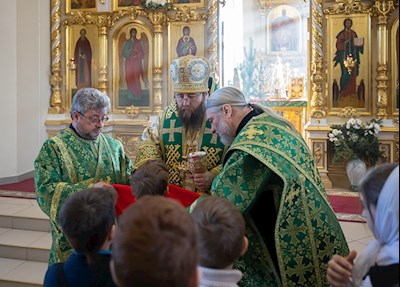 Митрополит Игнатий совершил Божественную литургию в кафедральном соборе Живоначальной Троицы г. Вольска