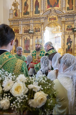 Митрополит Игнатий совершил Божественную литургию в кафедральном соборе Живоначальной Троицы г. Вольска
