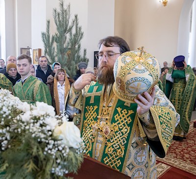 Митрополит Игнатий совершил Божественную литургию в кафедральном соборе Живоначальной Троицы г. Вольска