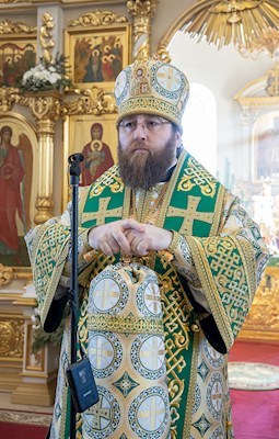 Митрополит Игнатий совершил Божественную литургию в кафедральном соборе Живоначальной Троицы г. Вольска