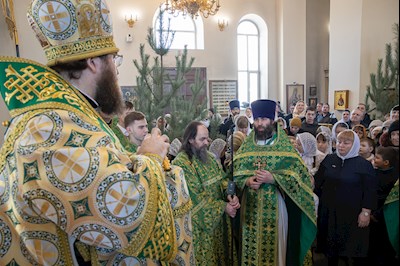 Митрополит Игнатий совершил Божественную литургию в кафедральном соборе Живоначальной Троицы г. Вольска