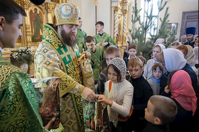 Митрополит Игнатий совершил Божественную литургию в кафедральном соборе Живоначальной Троицы г. Вольска