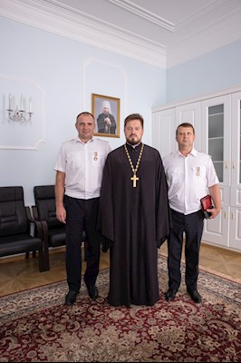 Митрополит Игнатий вручил награды сотрудникам ГИБДД