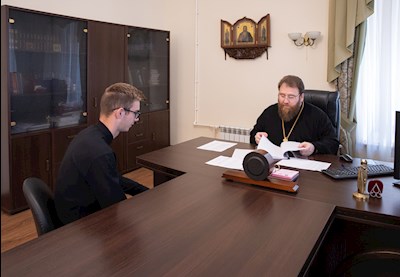 Митрополит Игнатий провел собеседование с абитуриентами СПДС