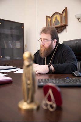 Митрополит Игнатий провел собеседование с абитуриентами СПДС