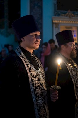 Митрополит Игнатий совершил Великое повечерие с чтением великого покаянного канона святого Андрея Критского в Свято-Духовском соборе г. Саратова