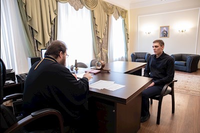 Митрополит Игнатий провел собеседование с абитуриентами СПДС