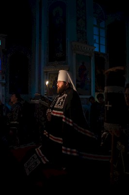 Митрополит Игнатий совершил Великое повечерие с чтением великого покаянного канона святого Андрея Критского в Свято-Духовском соборе г. Саратова