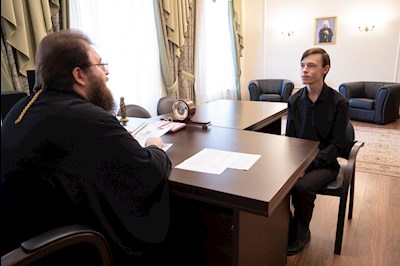 Митрополит Игнатий провел собеседование с абитуриентами СПДС