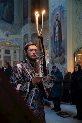Митрополит Игнатий совершил великое повечерие с чтением канона преподобного Андрея Критского в Покровском соборе г. Саратова