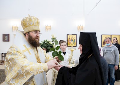 Митрополит Игнатий совершил Божественную литургию в домовом храме в честь Владимирской иконы Божией Матери г. Саратова
