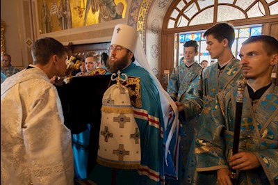 Божественная литургия в Свято-Троицком кафедральном соборе г. Саратова