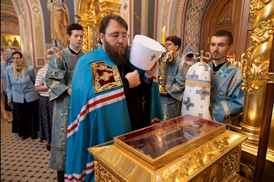 Божественная литургия в Свято-Троицком кафедральном соборе г. Саратова