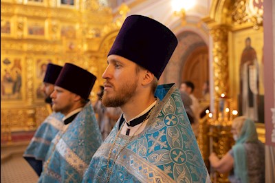 Божественная литургия в Свято-Троицком кафедральном соборе г. Саратова