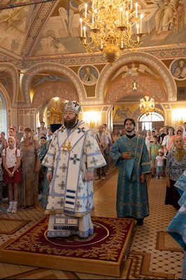 Божественная литургия в Свято-Троицком кафедральном соборе г. Саратова